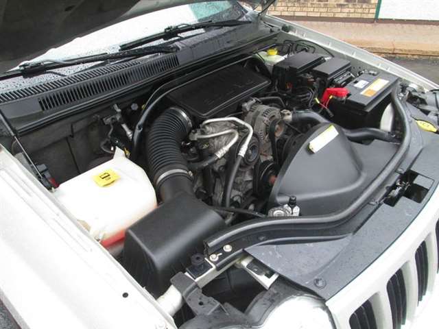 2010 Jeep Grand Cherokee 4x4 Laredo 4dr SUV